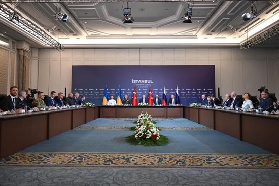  7月23日，俄罗斯和乌克兰第三轮直接谈判在土耳其伊斯坦布尔举行。新华社发（土耳其外交部供图）